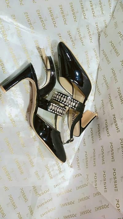 WOMEN HEELS