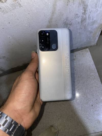 Tecno spark 8c