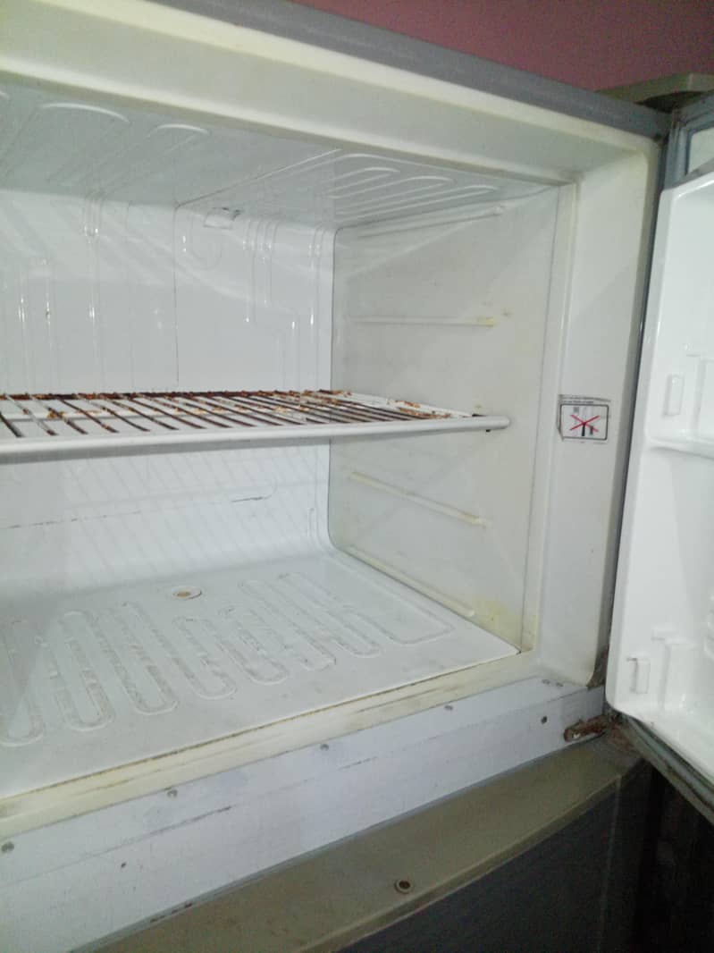 Refrigerator 4