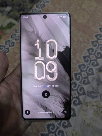 pixel 7 pro. Minor pin dot 12 /128 hazel colour.