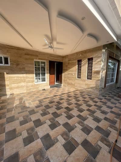 Brand new 8 marla full house 5 bed accommodation 2 American kitchen 1 Servent two species TV lounge available for rent in Bahria Enclave