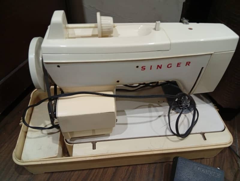 Singer  swing machine 1