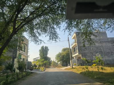 5 Marla Level Sun facing Plot Of Ideal Location Near To Double Road For Sale