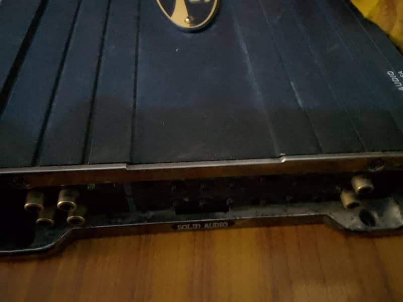 solid audio power M  4 chanal 3