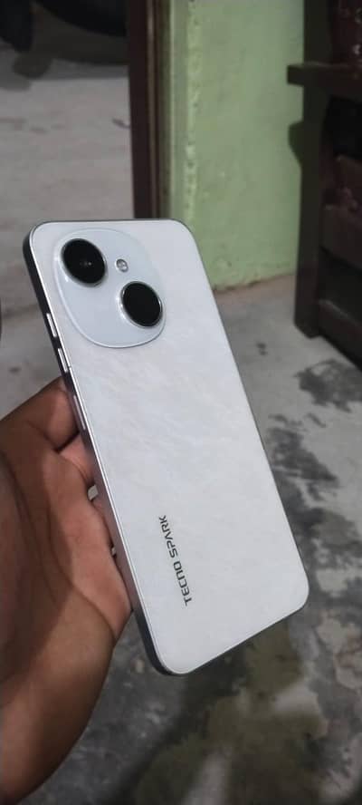Tecno spark go 1 for sale urgent