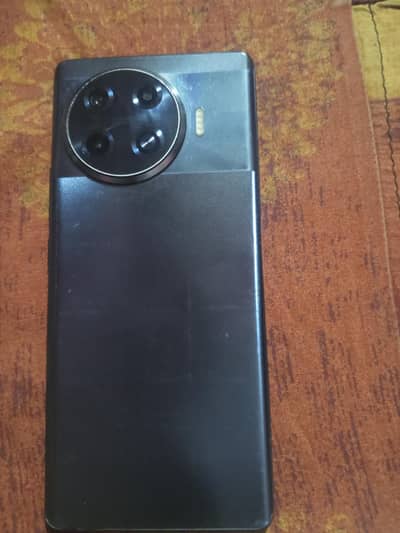 Tecno spark 20 pro plus