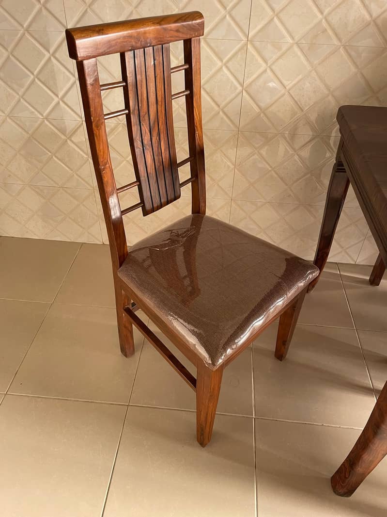 6 seater Dining Table 3
