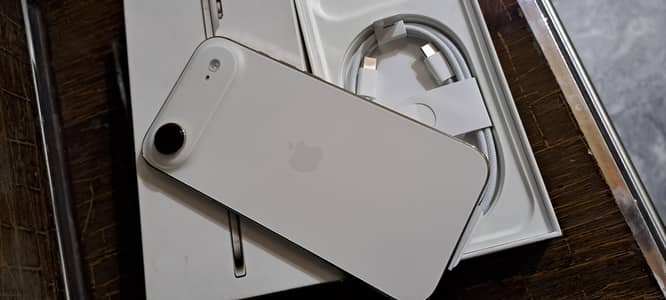 17 Air | 256Gb | Light Gold | Non Pta device in full warrenty