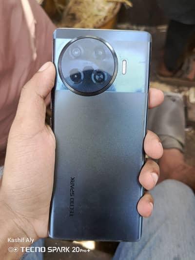 Tecno spark 20 pro plus