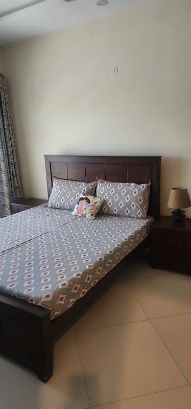 Vip Furnished room available in G10/1 for lady
