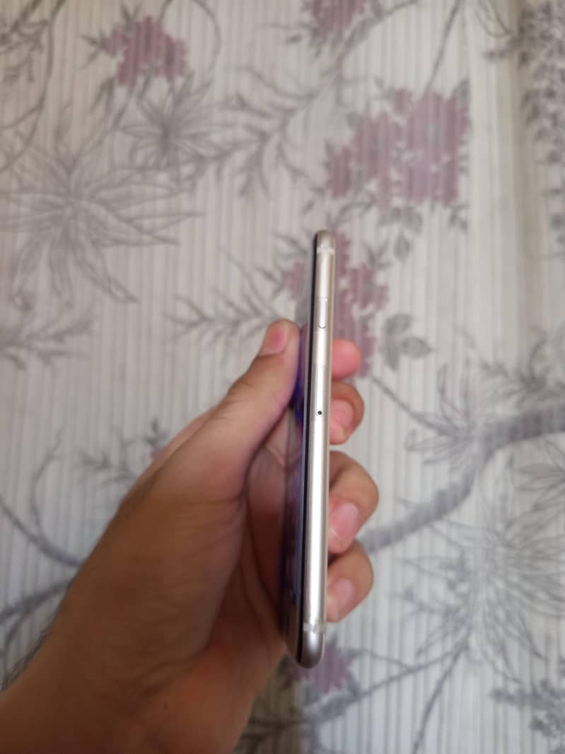 iPhone SE 3rd generation 1