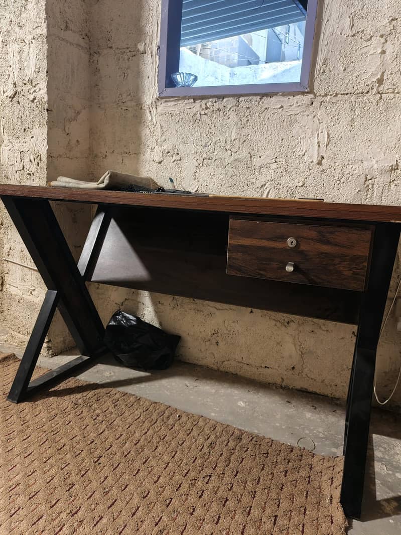 Laptop and study table 0