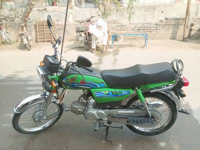 Honda CD 70 (Green) – Urgent Sale
