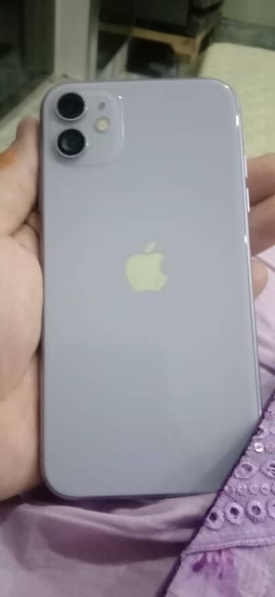 I phone 11 dual pta no exchange just cash chaie B's