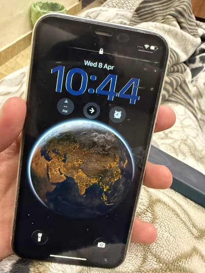 urgent sale iphone 11