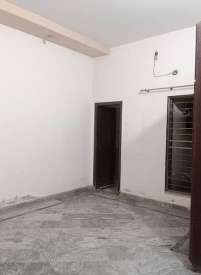 upper flat for rent at the prime location in salli town