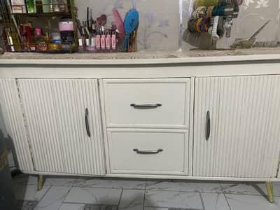 Dressing table