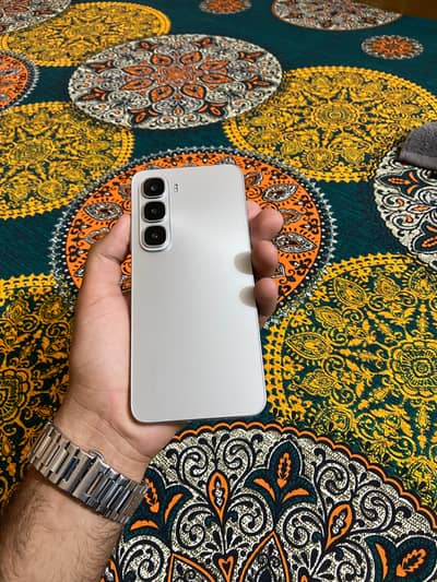 Infinix hot 60i 6 128