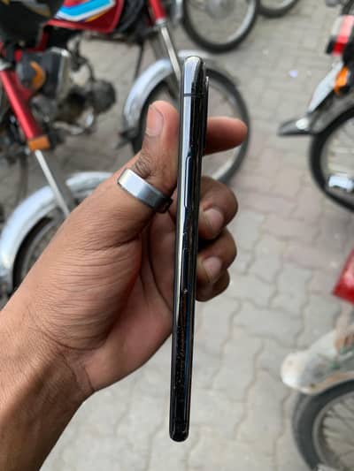 i want to sell iPhone xs