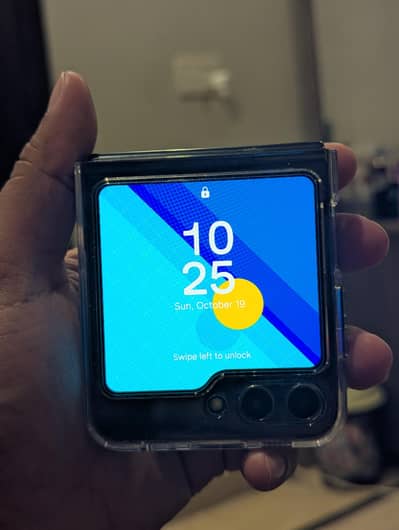 Samsung galaxy Z flip 5 ram 8 rom 512