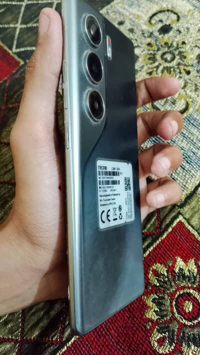 Techno camon 40 pro black color