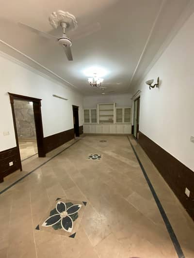 House For Rent In G-13 (10 Marla)