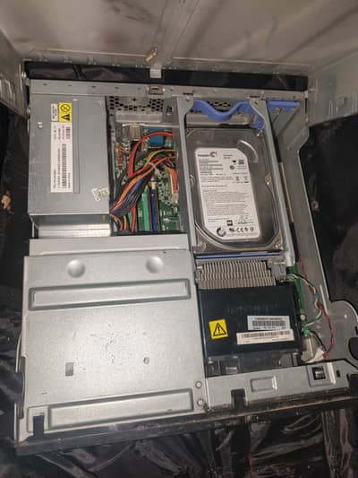 Lenovo pc fulll ok Intel Core two quooad   conditions ok