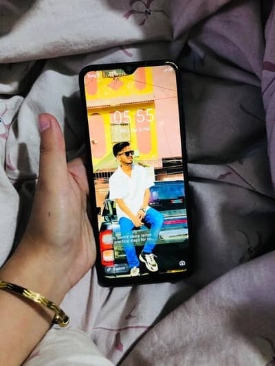 Tecno Pourvair 4. . . Ram Rom 3/32