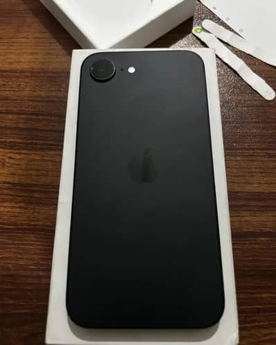 iPhone 16e 128gb 100 health