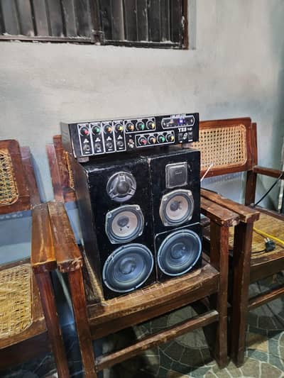 Speaker Pair With 4 Mic Amplifier and wires Bluetooth