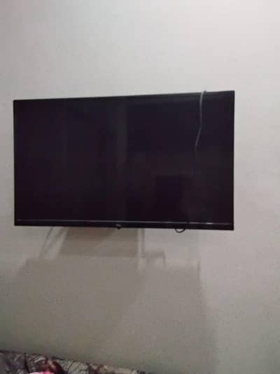 TCL 32 inch condition 10/10