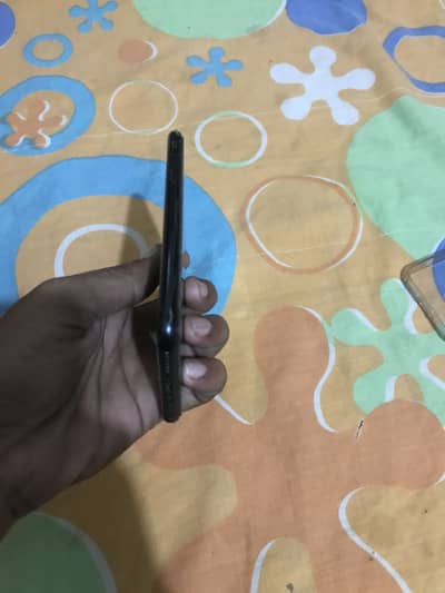 I phone se 2020  128gb  19500