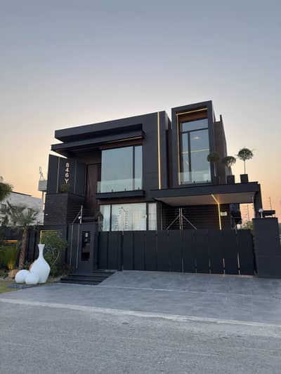1 KANAL ULTRA MODERN HOUSE FOR RENT FULLY FURNISHED
