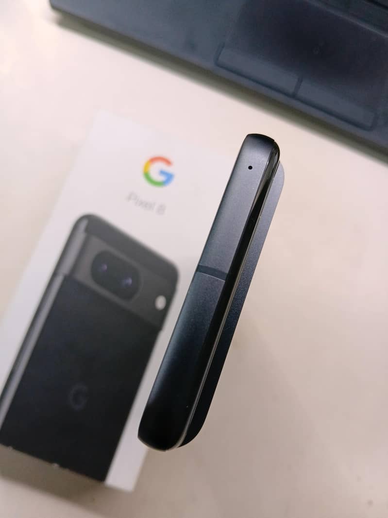 Google pixel 8 4