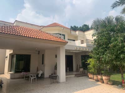 33.5 Marla Old House For Sale In Block B Phase 5 DHA Lahore Walking Distance to Park & Commercial