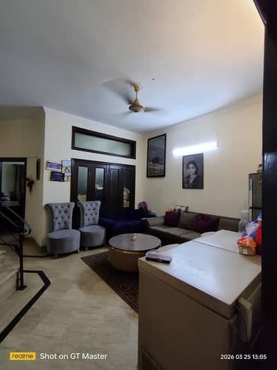 Phase 3 Block Z 3 Bedroom Old House For Sale Walking Distance To Mosque Near Gold Crest &Amp; Sheeba Park Near Z Block Commercial