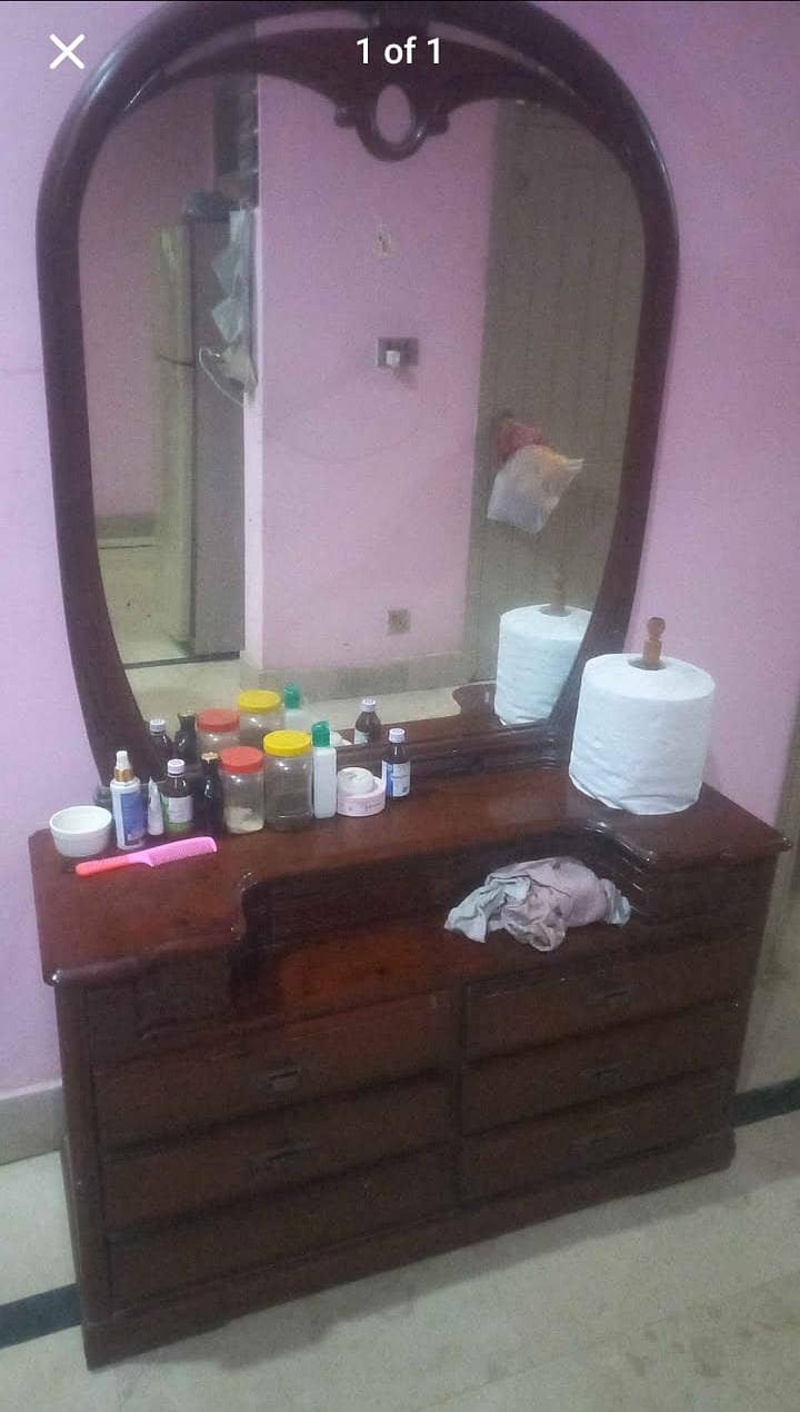 Dressing table 0
