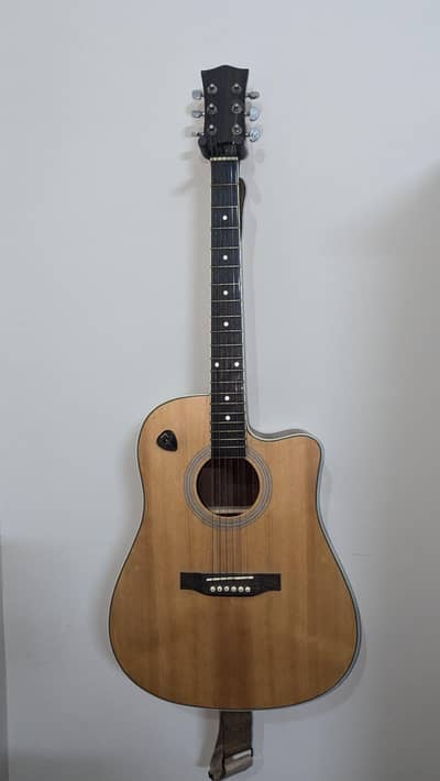 4 months used semi acoustic guitar for sale good condition