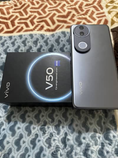 Vivo v50 (12+512gb)