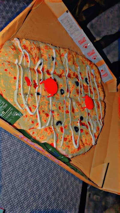 Pizza cafe ky liye helper