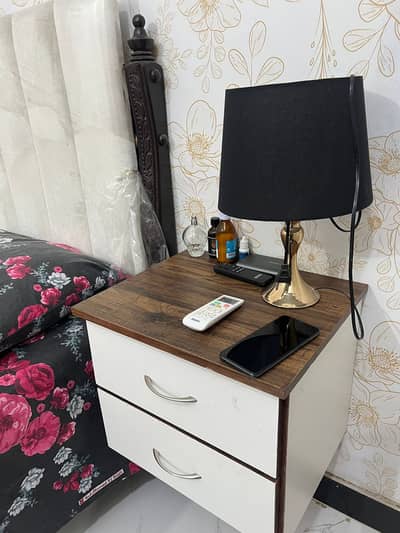 Queen size bed with 2 side tables and master mattress