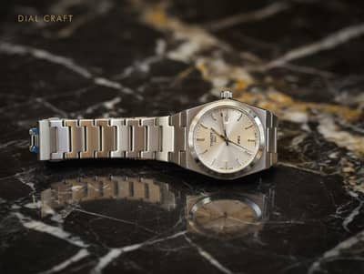 Watches Of different brand available