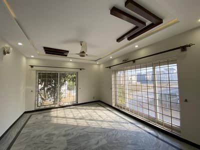 Rawalpindi Bahria Town Phase 8 1 Kanal Brand New House Available For Rent