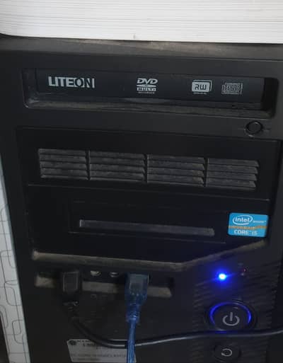 DESKTOP PC with Monitor + Keyboard + Mouse