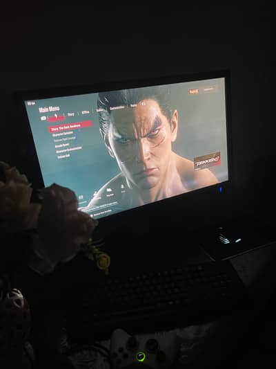 Gaming Desktop: Core i7-6700 / RX 580 8GB / 8GB DDR4 / 128+500 SSD&HHD