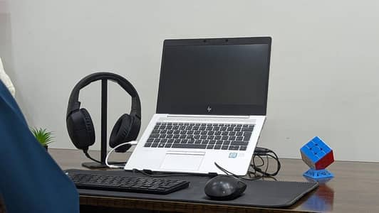 HP EliteBook i7 8th Gen  8 gb ram or 238 ssd  4 Hour Battery