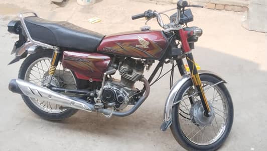 Honda 125 neat and clean condition 03058579796
