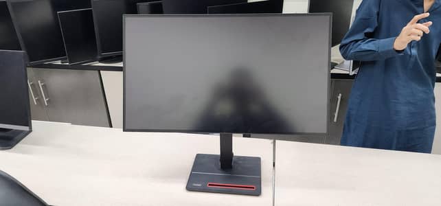Lenovo borderless LCD 32 inches 2k resolution New