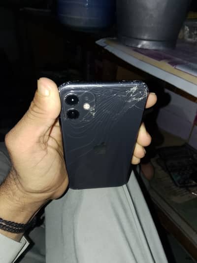 IPHONE 11 128 GB . BYPASS  BATTERY HELTH 82 READ ADD