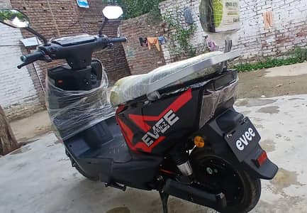Electric scooty evee for sale
